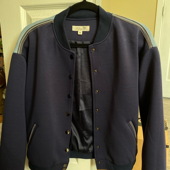 Women Jacket - Picture 2 of 3